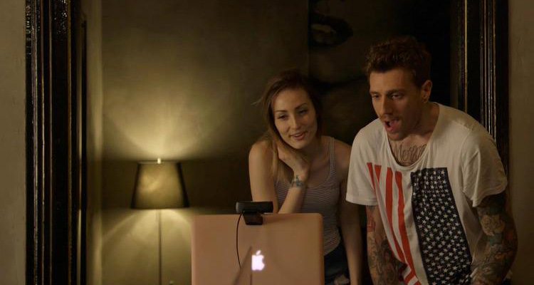 Emma és Eddie film az OnlyFans erotikus munkáról