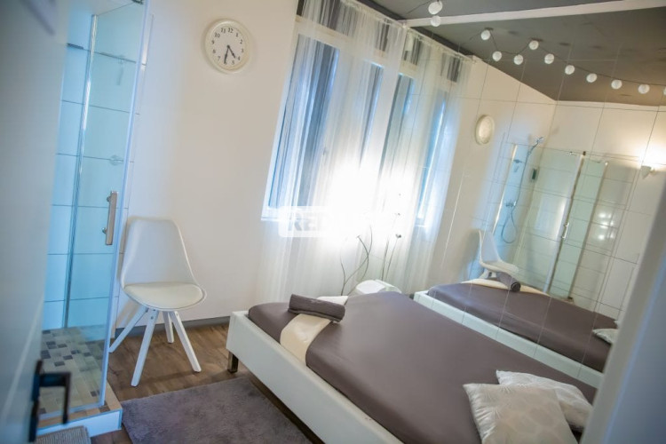 escort munka joy-models magyar recepciós